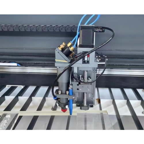 CO2 laserplotter 130W UG-1325L 250x130cm + Accessoires